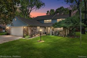 7207 ARROWOOD Drive