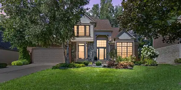 1384 MARINA POINTE Boulevard