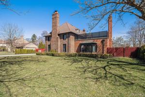 854 EDGEMONT Park
