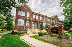 1422 CRIMSON Way