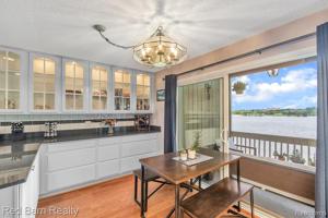 893 Cliffs Drive