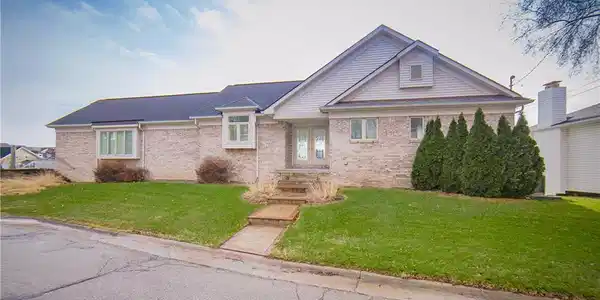 166 HIGHLAND Avenue