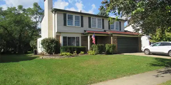 239 OXFORD LAKE Drive