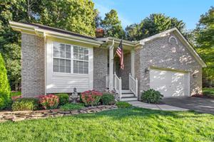 100 LAKESHORE POINTE Drive