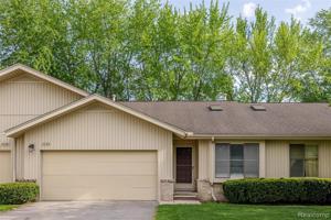 1939 COUNTRY LANE