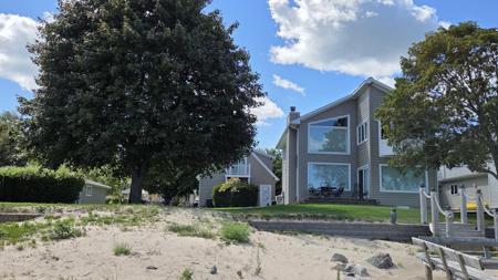 1050 Lakeside Drive