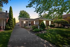 39510 Lakeshore Drive