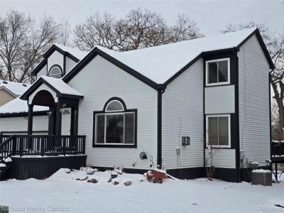 2727 Riverside Drive