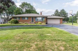 3435 KINGSWAY Drive