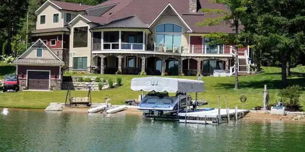 15195 PINEWOOD Trail