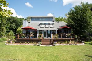 590 LONG LAKE BLVD