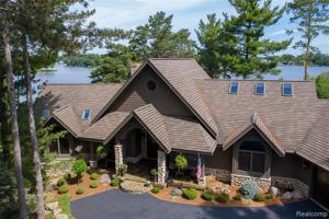 3700 Woodland Drive