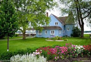 102 DELTA DR # &104