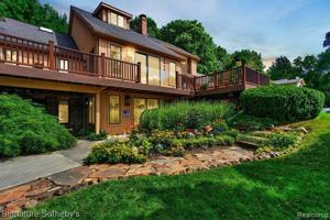 2458 ISLAND VIEW Drive