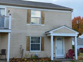 3073 Oakridge Ct Court