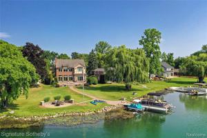6425 ALDEN Drive