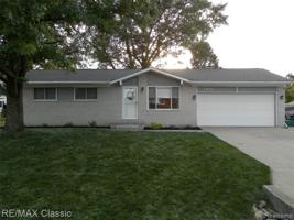 1443 SUNSET DR Drive