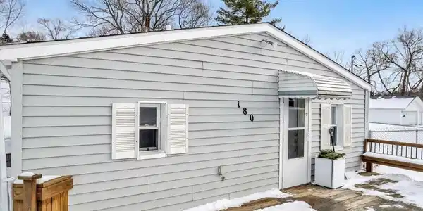 180 N ROSLYN Road