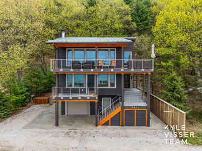 7042 S Montgomery