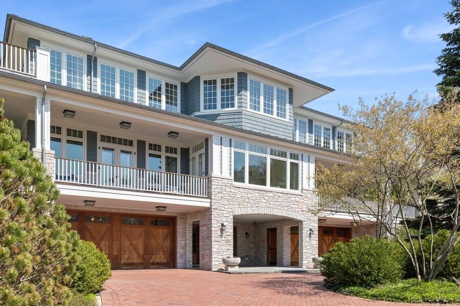 Image 3: 02_49106SunValleyFalls_300_FrontView_Low