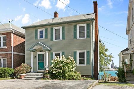 2428 MILITARY Street