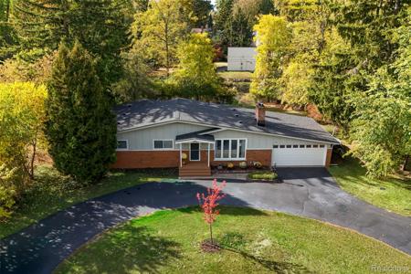 2622 Pine Ridge Road