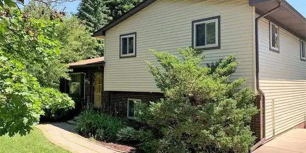 651 HARRY PAUL DR