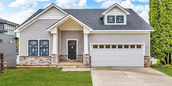 215 Nottingham Drive