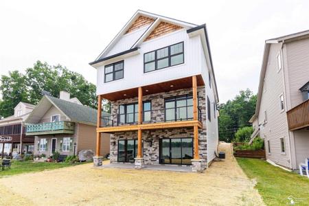 7372 Walnut Hill