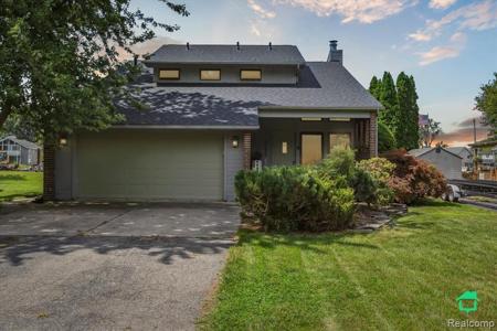 30480 Pointe Drive