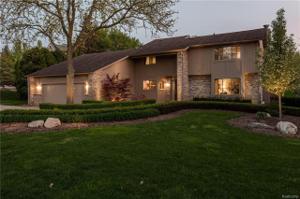 10735 Oxbow Lakeshore Drive