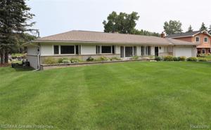 911 ARTDALE Drive