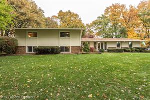 1834 W BEND Drive