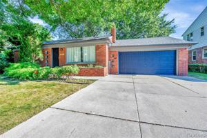 22415 POINTE Drive