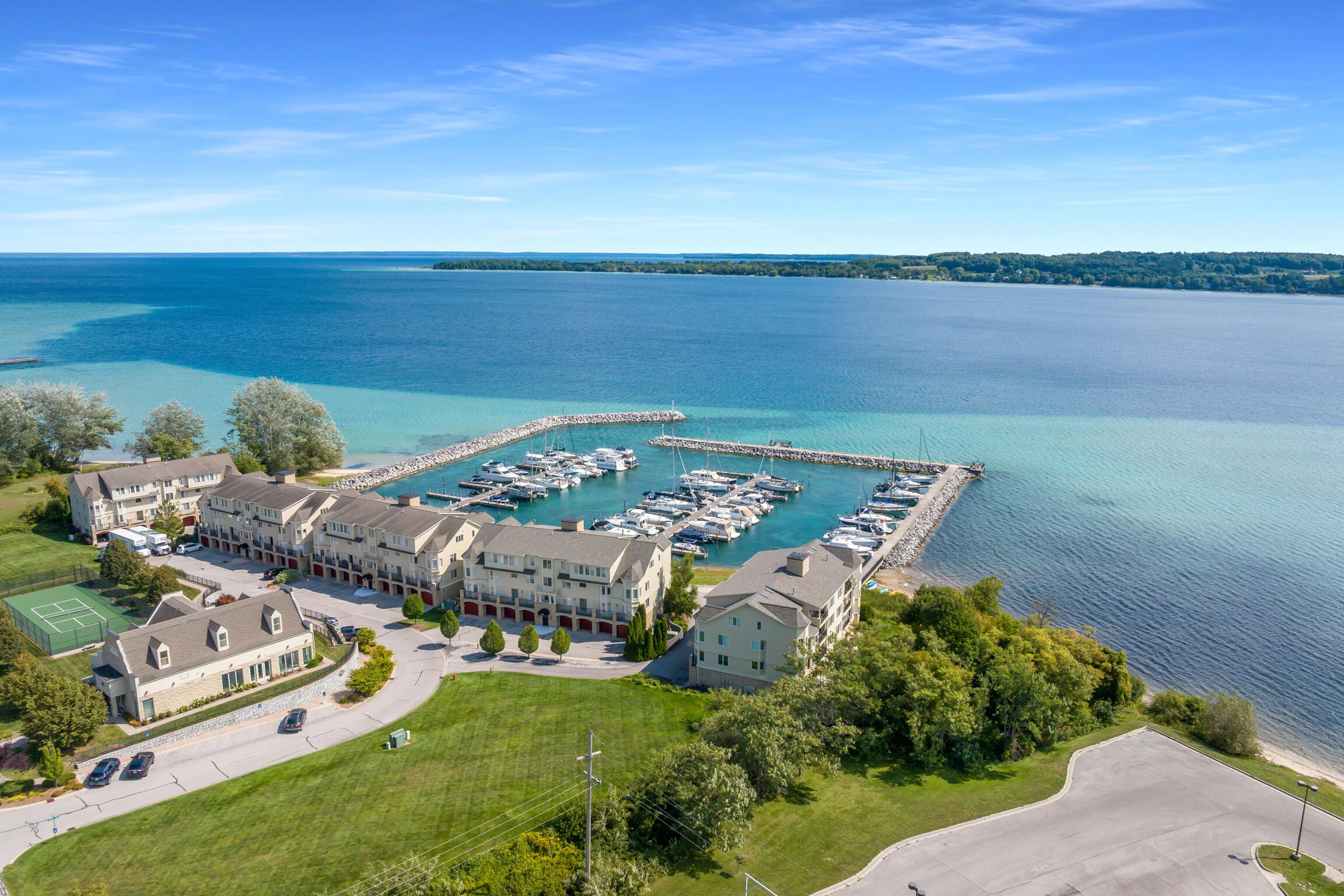 Image 3: 4-Aerial-View-4