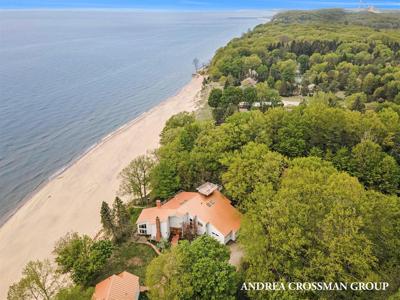 5795-5841 Lakeshore Avenue