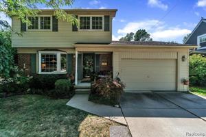 22442 POINTE Drive