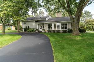 1904 LONG POINTE Drive