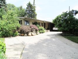 2011 WOODLAND Avenue