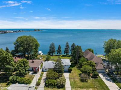 39420 Lakeshore