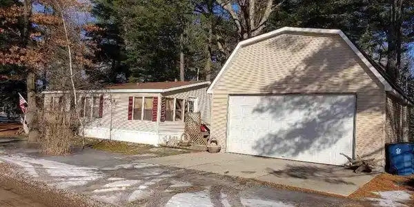 3774 N Bailey