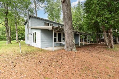 2048 Spruce Trailways