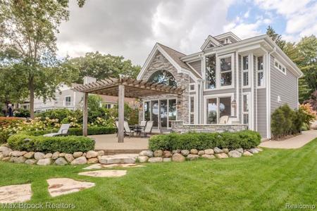 4069 LAKEWOOD Drive