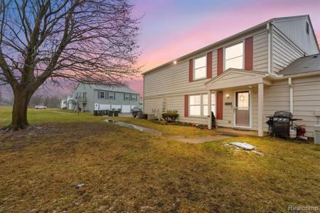 2723 FOX HOLLOW Court
