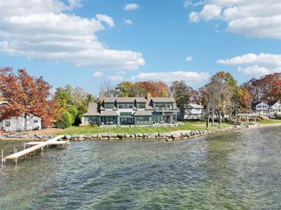 12410 Woodhull Landing