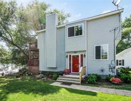 584 EAST WALLED LAKE Drive