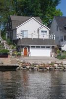 600 LONGPOINTE Drive