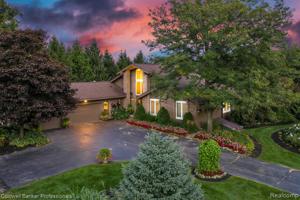 5875 MEADOWS Drive