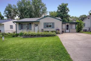 1610 VALLEY Drive