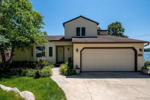 969 LAKESIDE Drive